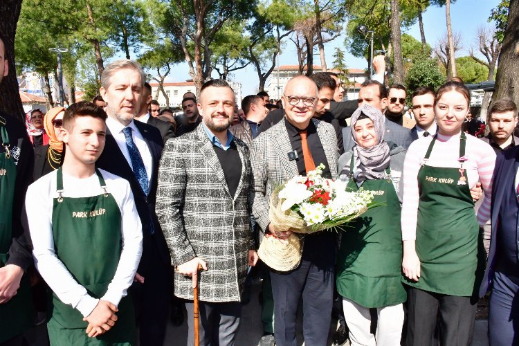 Akhisarlılar’dan Başkan Ergün’e park teşekkürü