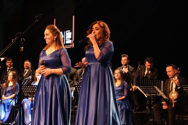 Bursa Merinos AKKM’de türkü ziyafeti