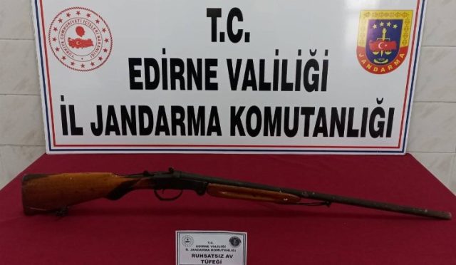 Enezde-ruhsatsiz-av-tufegi-ele-gecirildi.jpg