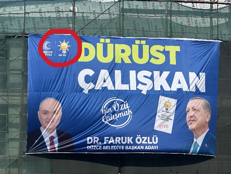 Düzce’de ‘AK Parti’ afişlerinde büyük hata!