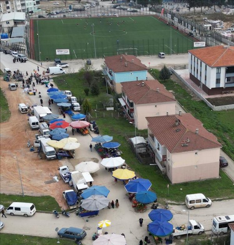 İnegöl’de Cumhuriyet Mahallesi semt pazarı kurulmaya başladı