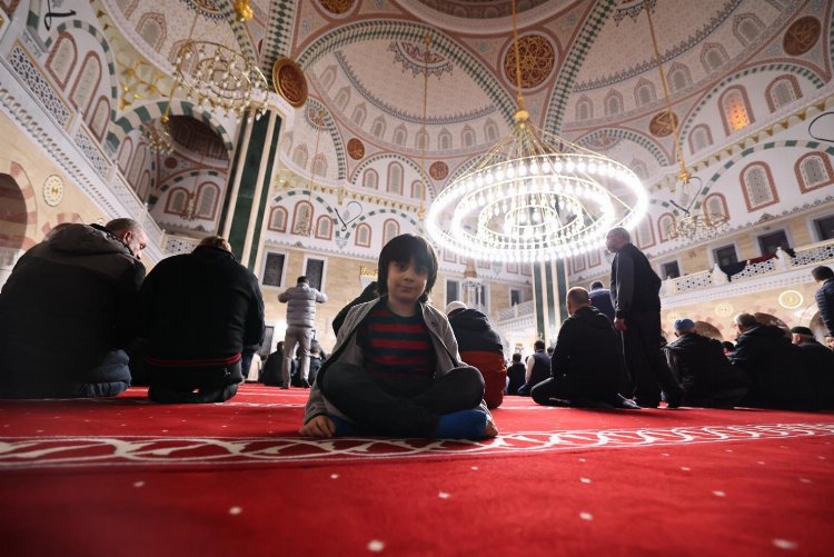 Mehmet Ali Paşa Merkez Caminde ilk teravih