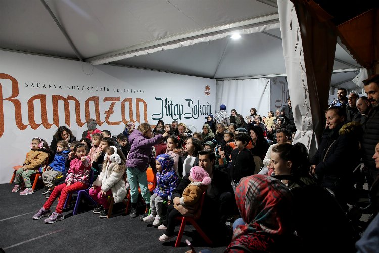 Sakarya Ramazan’ın huzurunu bu sokakta yaşıyor