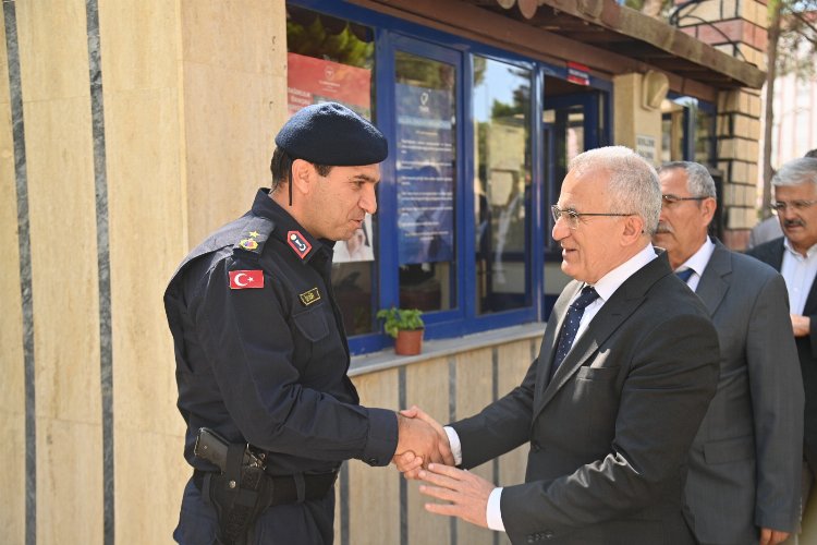 Antalya Kumluca’da bayram ziyaretleri