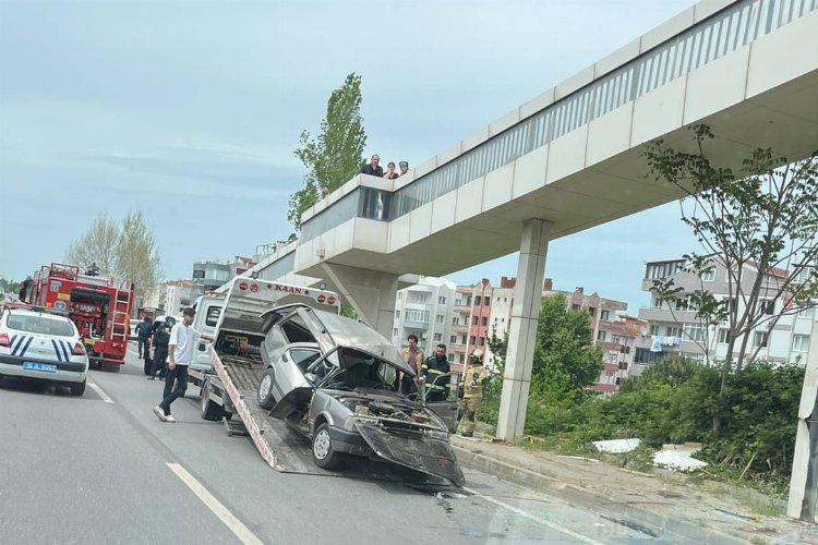 Bursa Mudanya’da feci kaza… Pert olan araçtan sağ çıktılar