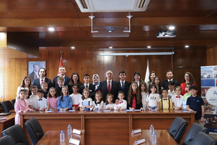 DEÜ 23 Nisan’da çocuklara emanet