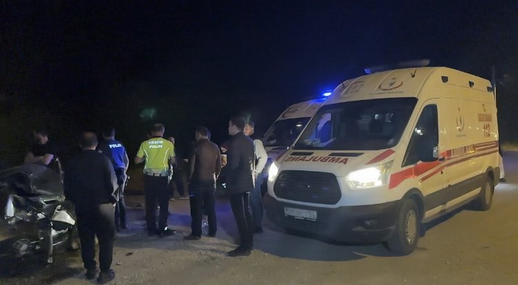 Düzce’de 2 otomobilin çarpıştığı kazada 4 kişi yaralandı 