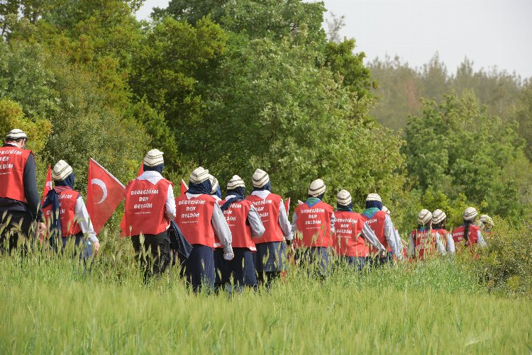 İzcilerden ‘Dedeciğim ben geldim’ yürüyüşü