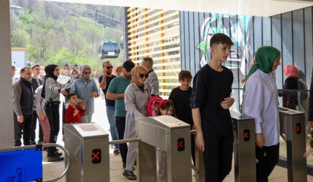 Kartepe-Teleferigi-114-bin-kisiyi-zirveye-tasidi.jpeg