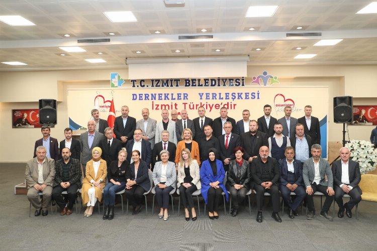 Kocaeli İzmit’te Başkan Hürriyet muhtarlarla buluştu