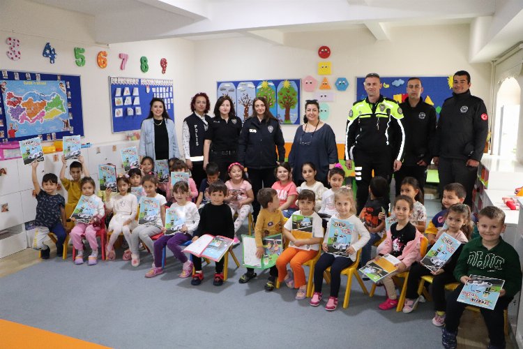 Mudanya’da polislerden çifte bayram ziyareti