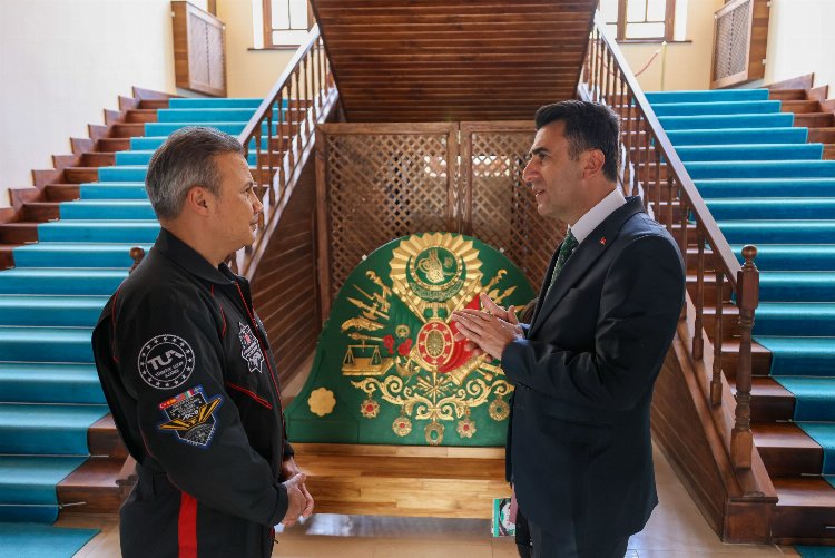 Alper Gezeravcı’dan Vali Aygöl’e ziyaret