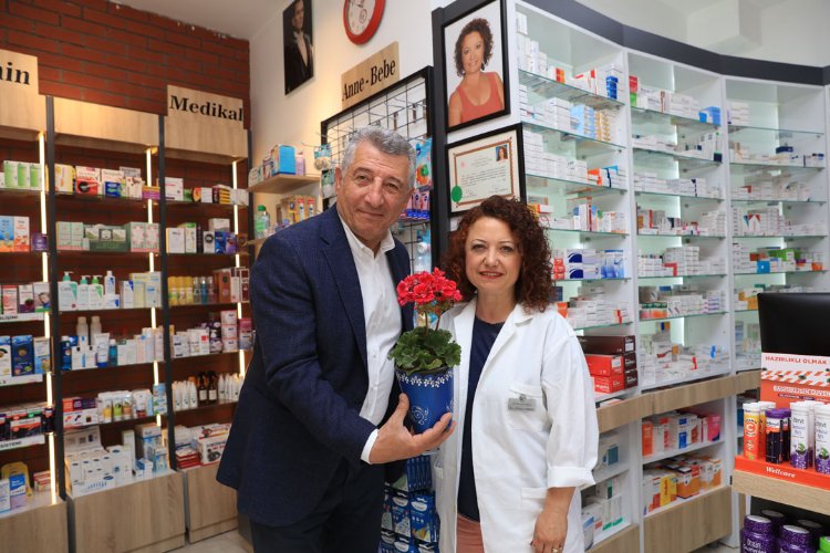 Başkan Günay Eczacılar Gününü kutladı