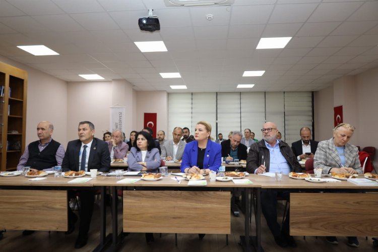 Başkan Hürriyet, kadrosuyla yapılacak projeleri görüştü