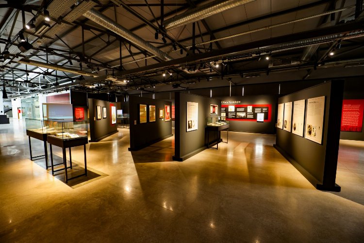 Cihan Nacar geleceğin modacılarıyla buluştu