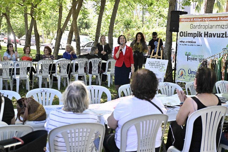 Eski kıyafetlerini yenilediler