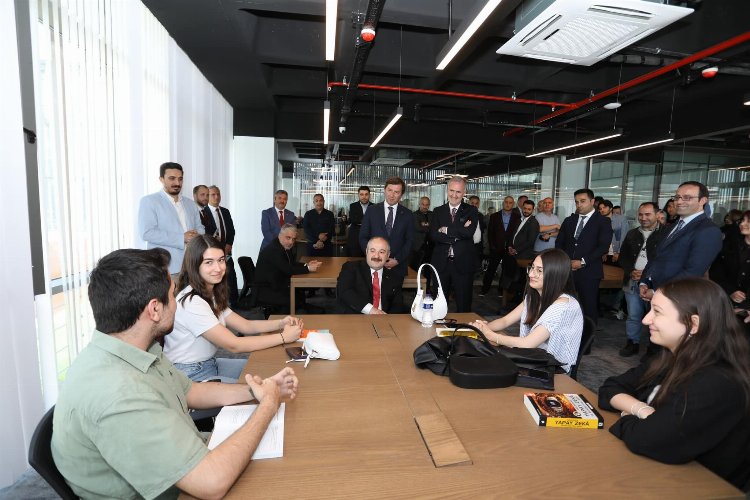 İnegöl’de gençlerin yeni mekanı Nöbetçi Kitaphane