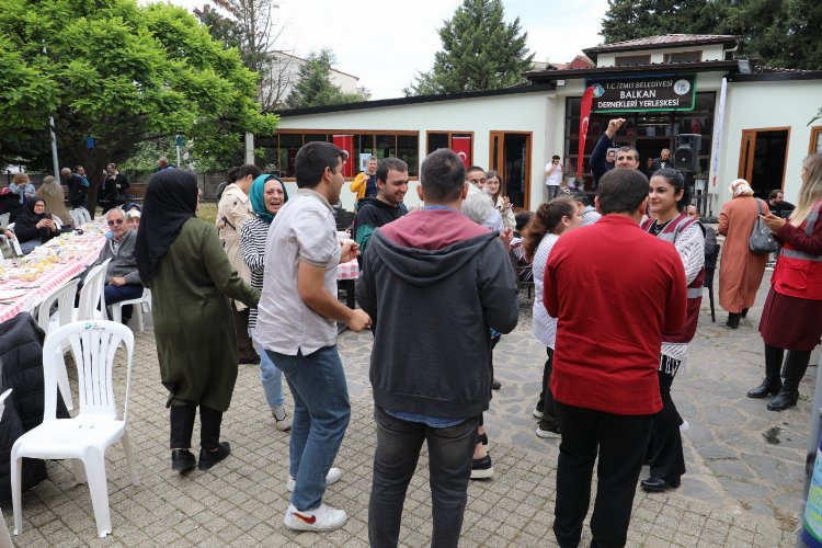 İzmit’te engelli bireyler ve aileleriyle kahvaltıda buluştu