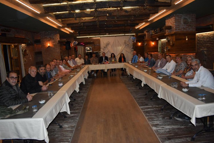 Manisa Dostlar Meclisi’nin konuğu Yunusemre Muhtarlar Derneği Başkanı Bedriye Pehlivan 