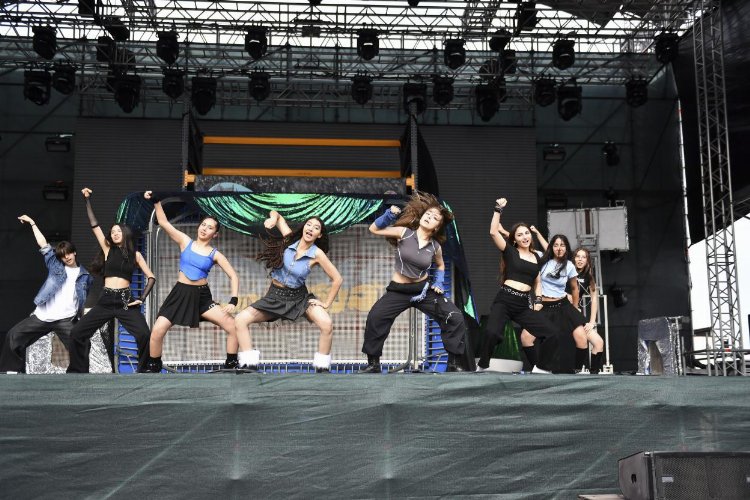 Mersin’de gençler doya doya bayram yaşıyor