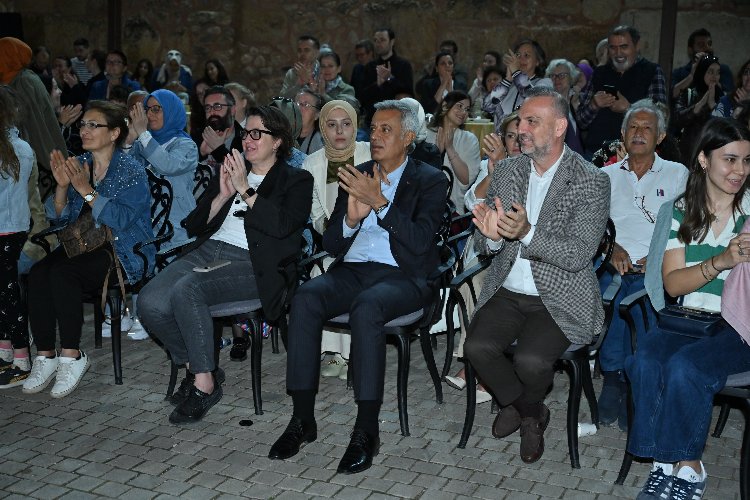 Sanat Bursa’nın tarihi surlarında teknolojiyle buluştu