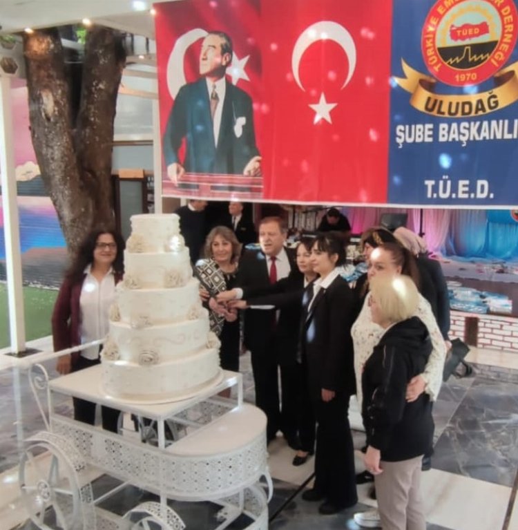 Türkiye Emekliler Derneği, Anneler Günü’nü kutladı