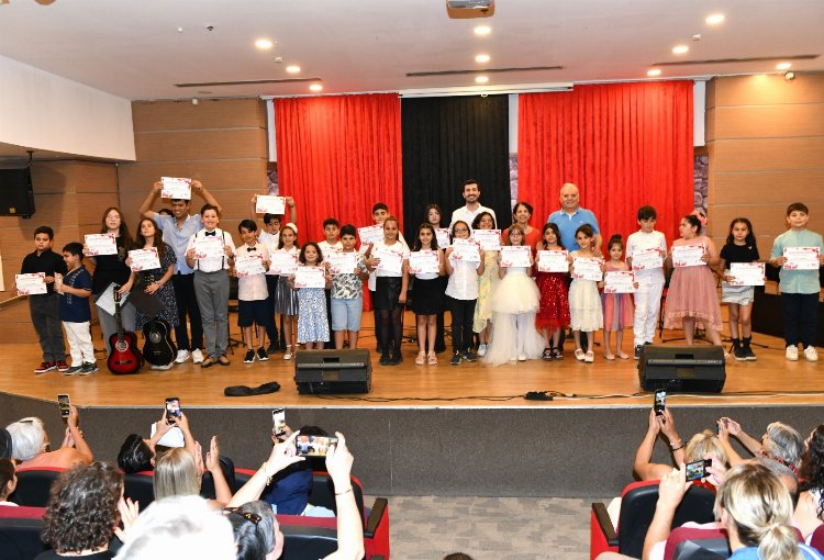 Çiğlili kursiyerlerden müzik ziyafeti