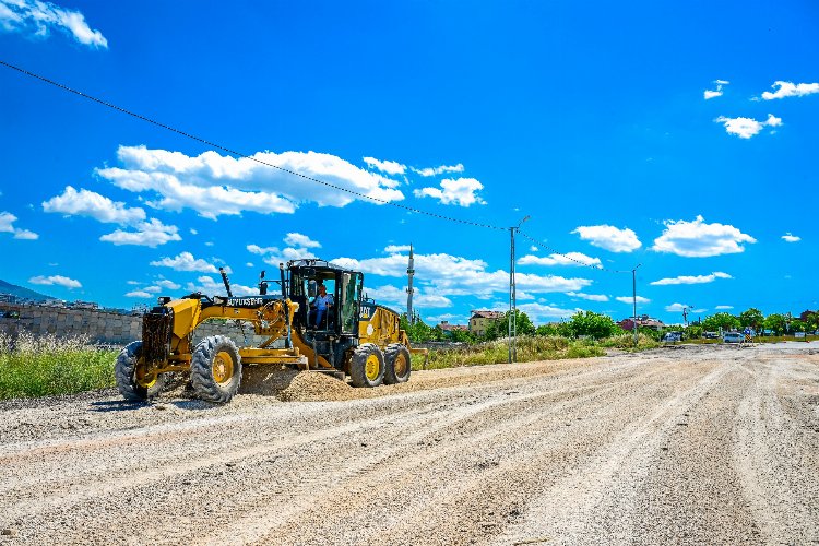 Malatya’da yol çalışmaları sürüyor